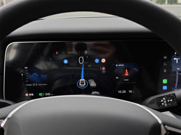 极狐阿尔法s的hi版车型（试驾｜极狐阿尔法S全新HI版：智驾功能完成从“新手”到“老司机”的进化）