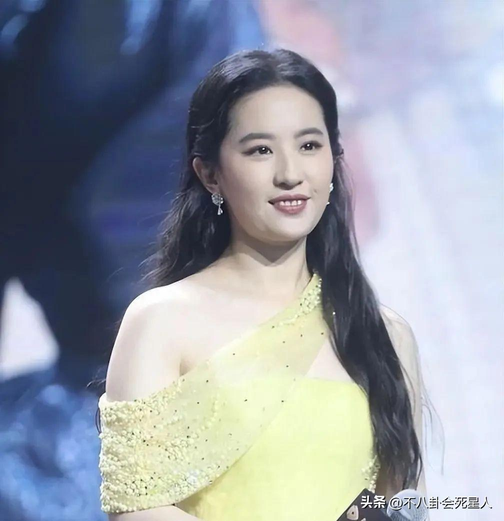 明星生图照（16位女星最新生图曝光，谁是真女神谁是假冻龄，一目了然）