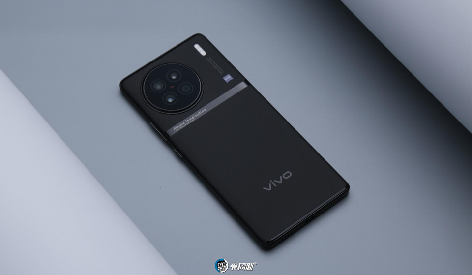 vivo x90plus（发哥之光，vivo X90评测：3699元起的守门员）